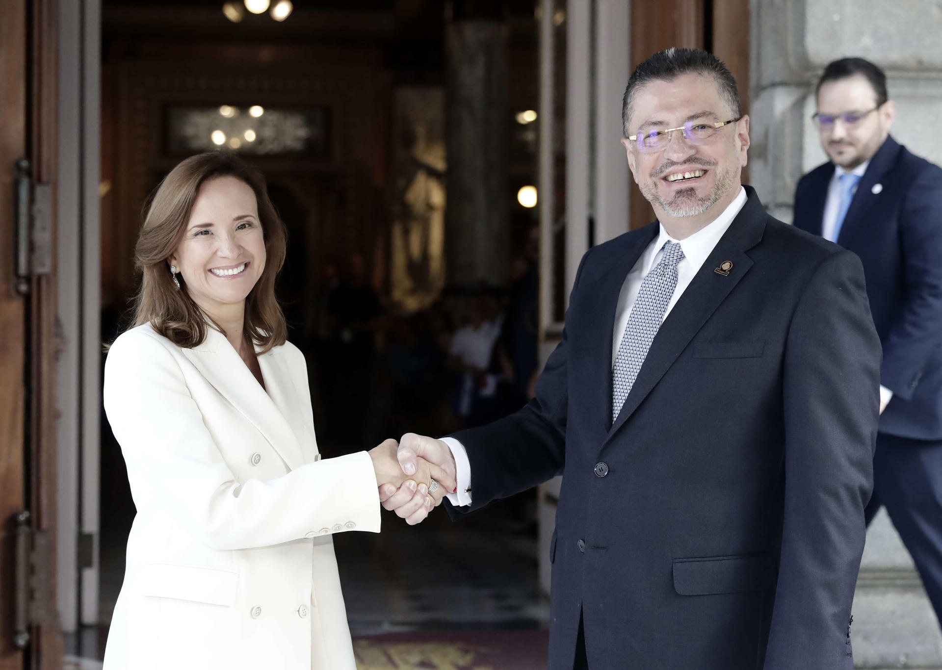 La costarricense Gisela Sánchez asume la presidencia del BCIE con