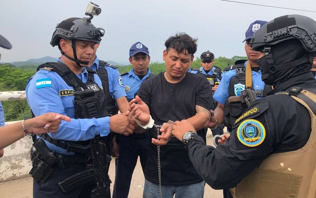 Policía de Nicaragua entrega a otro miembro de la Mara Salvatrucha a El Salvador