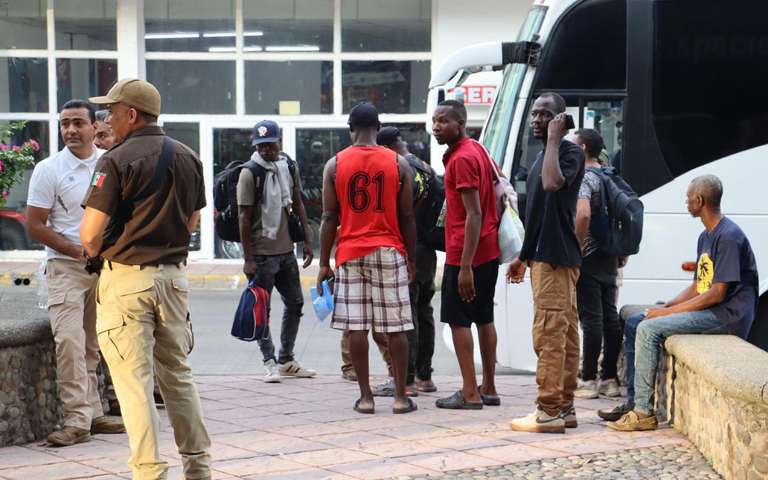 Migrantes nicaragüenses se unen a caravana de venezolanos que se dirigen a Estados Unidos