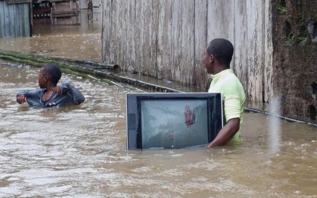 Mas de 100.000 damnificados por lluvias e inundaciones en departamento colombiano de Chocó