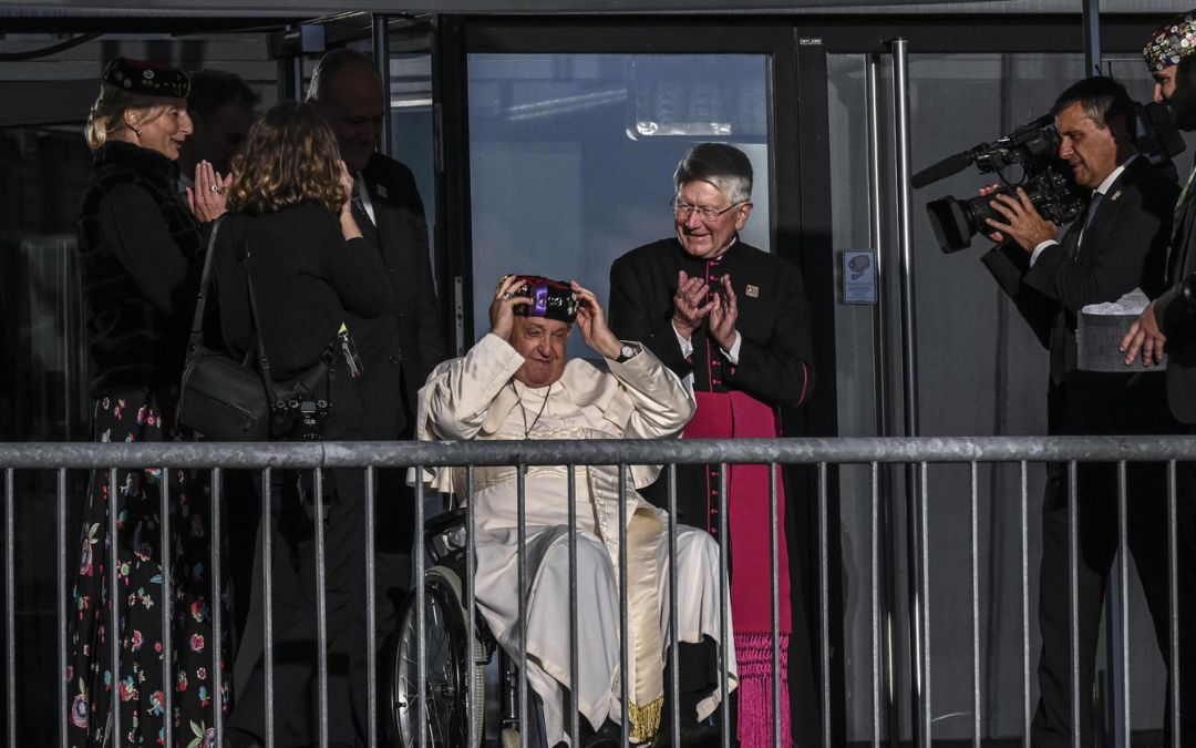 El papa encadena polémicas en Bélgica con sus palabras sobre las mujeres y el aborto