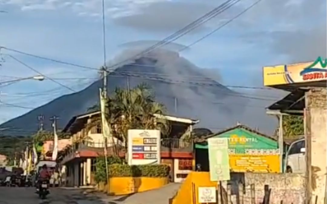 Volcán Concepción registra una nueva emanación de cenizas