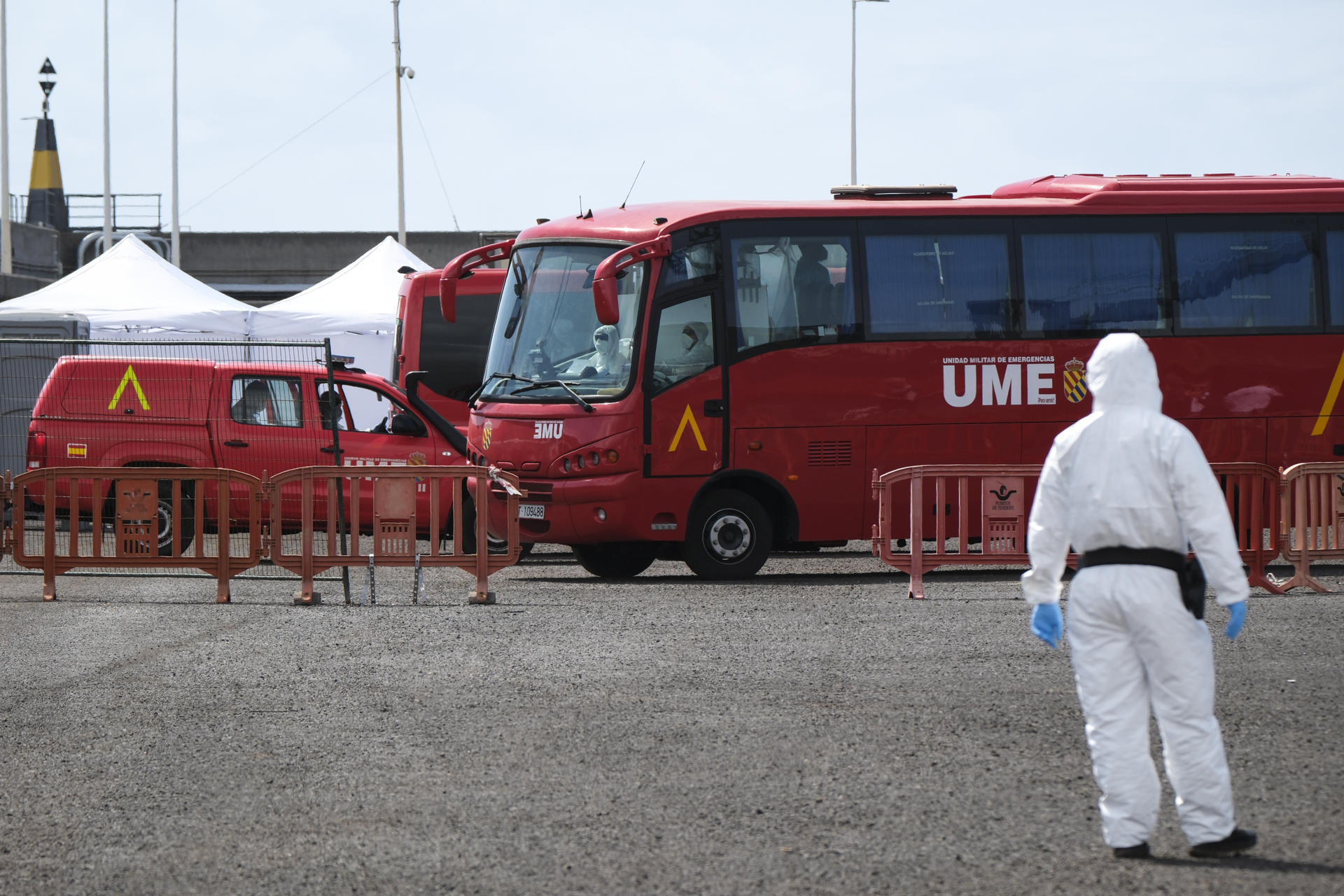 Evacúan el crucero Hondius por brote de hantavirus bajo estricto control militar en Tenerife, Canarias