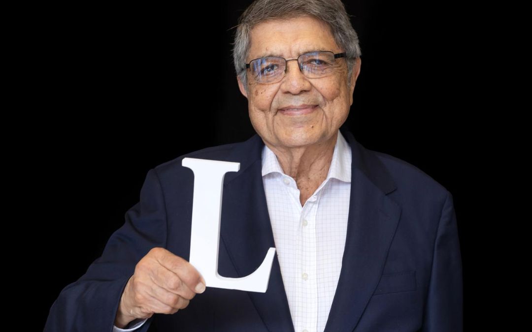 Sergio Ramírez agradece apoyo tras ser elegido para ocupar la silla L de la RAE