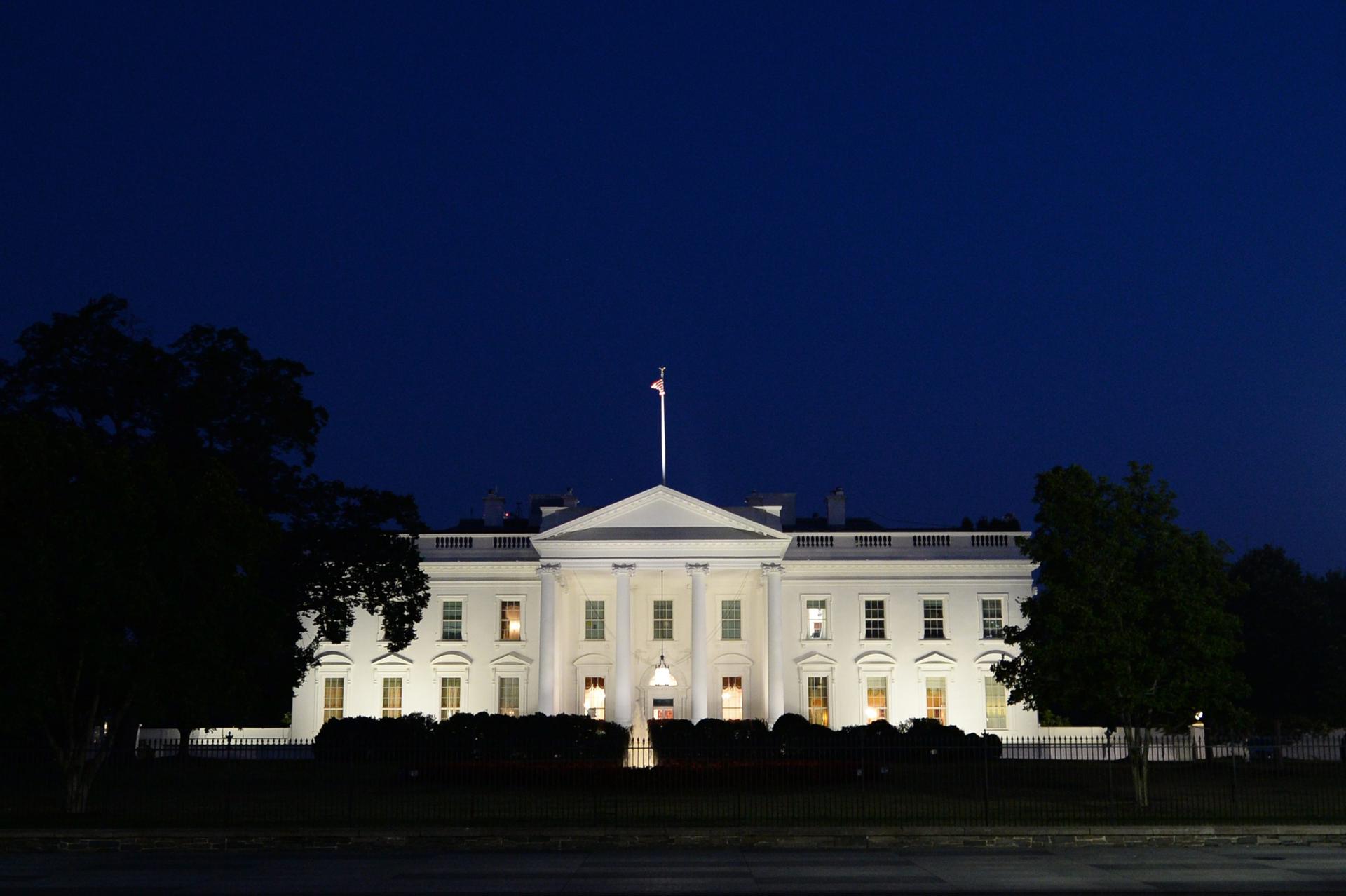 La Casa Blanca ha sido puesta bajo cierre de seguridad tras sonidos de disparos