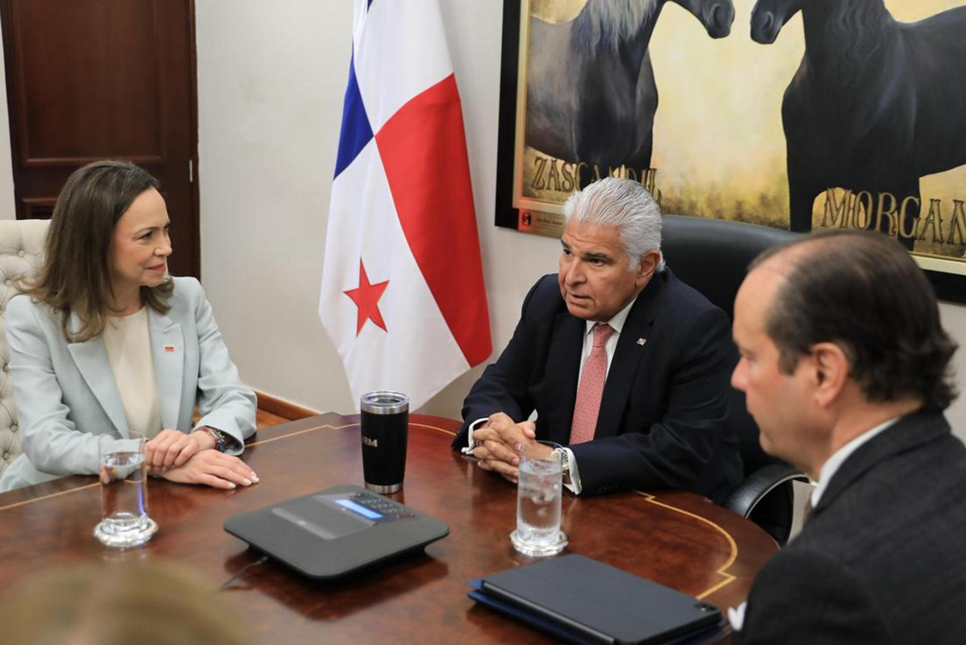 Mulino y Machado coinciden en necesidad de encontrar "solución democrática" para Venezuela