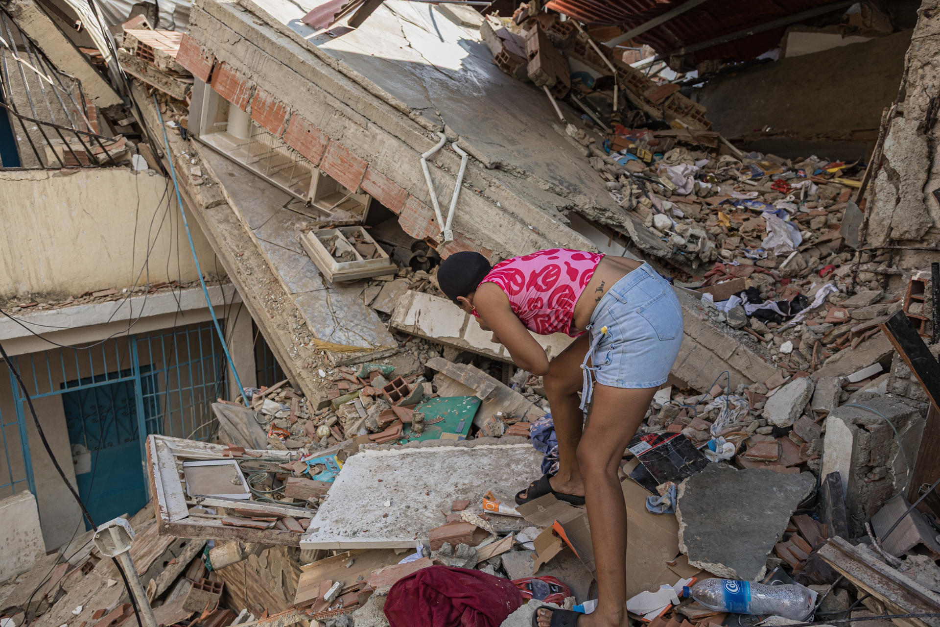 El doloroso calvario en La Guaira tras superar las 100 horas del terremoto