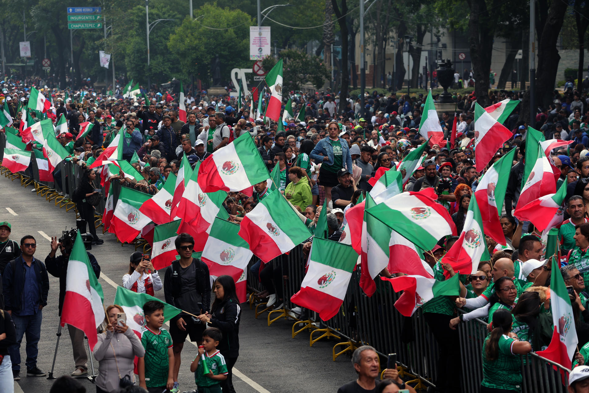 Entradas prohibitivas y televisión de pago, los mexicanos critican el "Mundial del lujo"