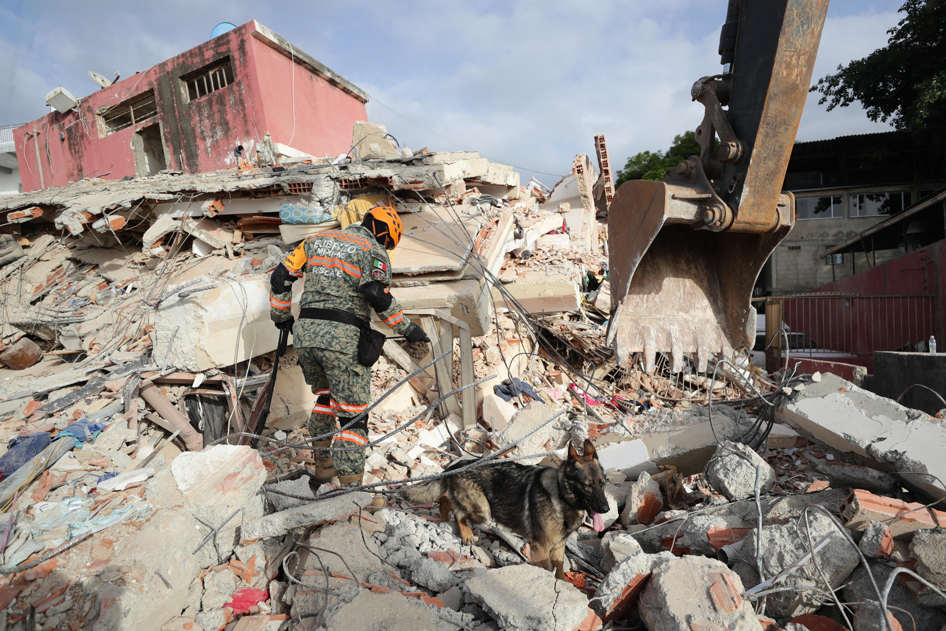 Venezuela vive horas cruciales para el rescate de víctimas, a casi 72 horas del terremoto
