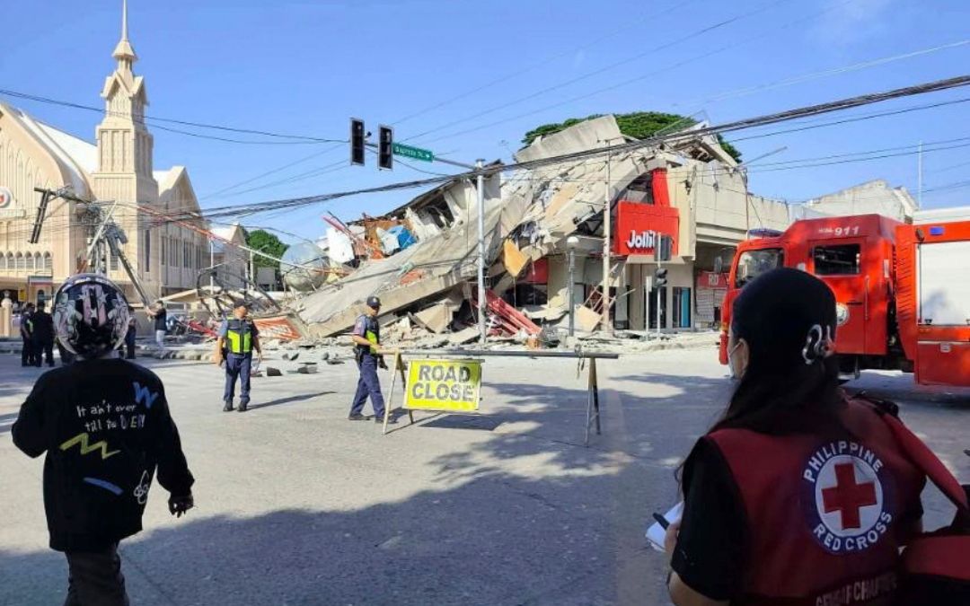 Terremoto en Filipinas: al menos 14 muertos, 7 desaparecidos y más de 100 heridos