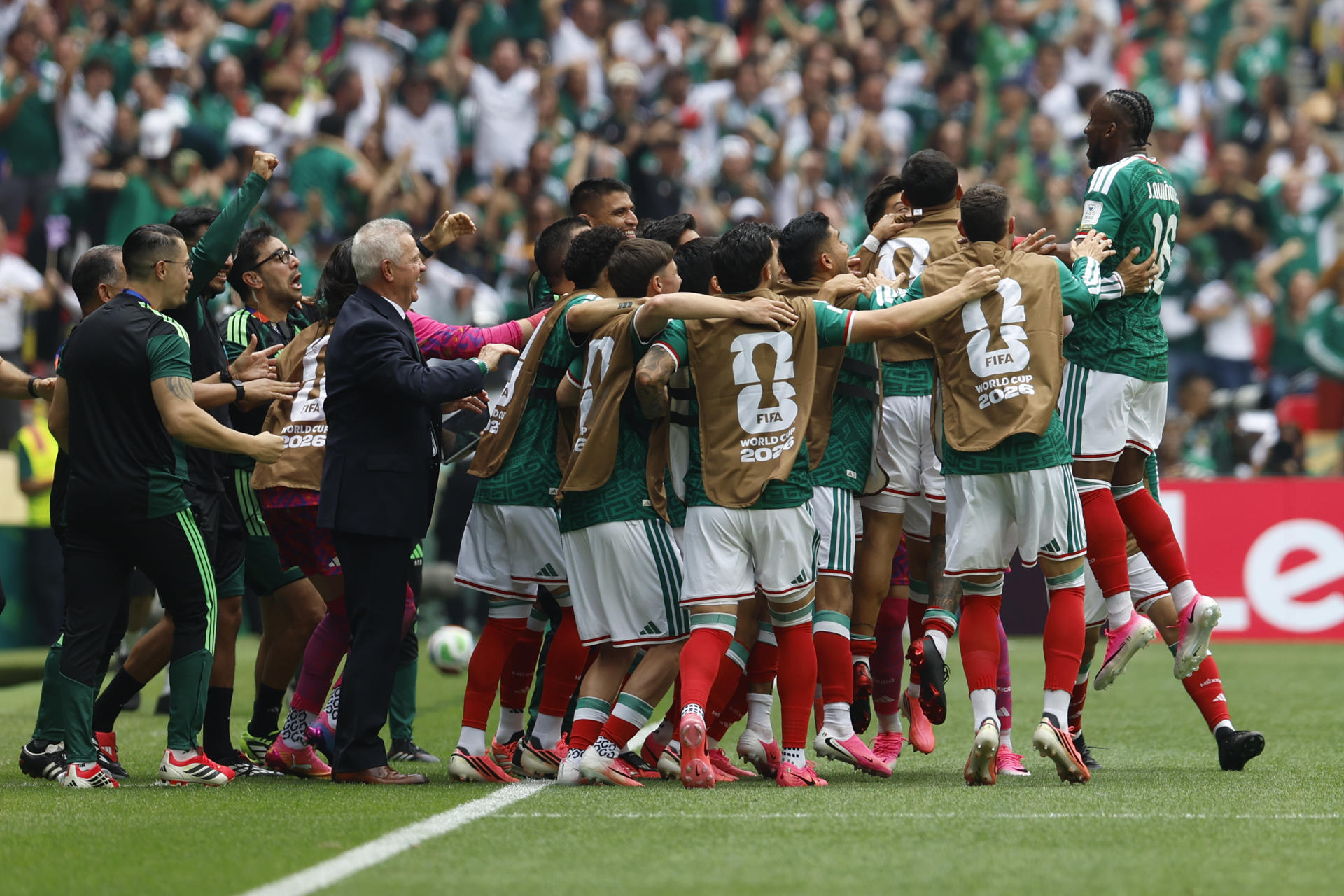2-0. México rompe la maldición y gana por primera vez un partido inaugural